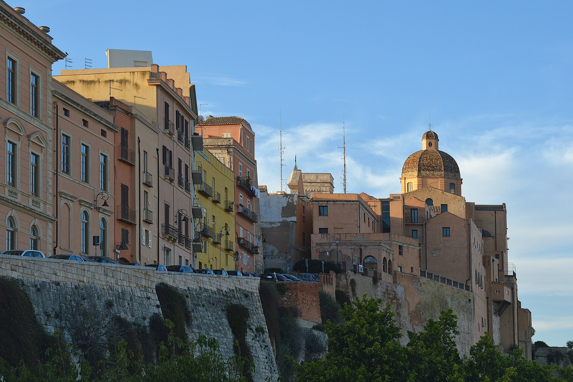 Le case del quartiere Castello a Cagliari